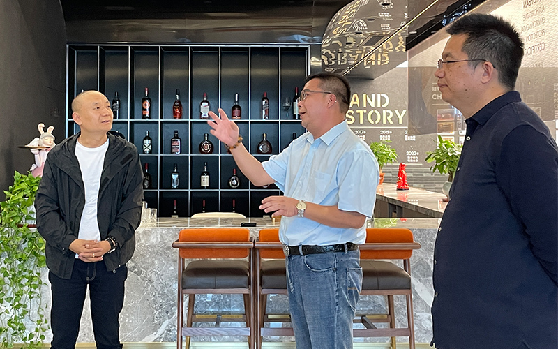 CIELOBLU | 粵港澳酒店產(chǎn)業(yè)聯(lián)合會&冠軍聯(lián)盟工程俱樂部蒞臨基路伯藝術涂料考察(圖5)